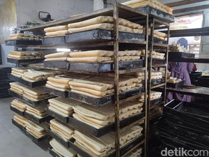 Mimpi yang Masih Dijaga di Gang Roti Bandung
