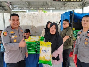 Warga Serbu Pasar Murah Polresta Pekanbaru, Beras Rp 59 Ribu Ludes 3 Jam
