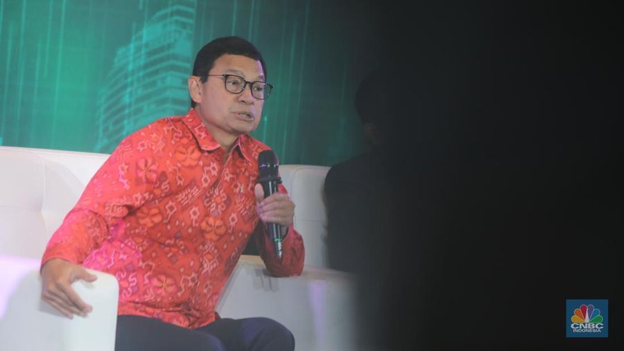 Kepala Badan Pengawas Obat dan Makan (BPOM),Taruna Ikrar menyampaikan paparan dalam acara Health Summit di 25hours Hotel The Oddbird, Jakarta, Rabu (13/8/2025). (CNBC Indonesia/Faisal Rahman)
