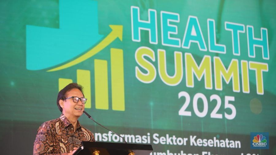 Menteri Kesehatan, Budi Gunadi Sadikin menyampaikan paparan dalam acara Health Summit di 25hours Hotel The Oddbird, Jakarta, Rabu (13/8/2025). (CNBC Indonesia/Faisal Rahman)