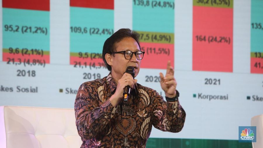Menteri Kesehatan, Budi Gunadi Sadikin menyampaikan paparan dalam acara Health Summit di 25hours Hotel The Oddbird, Jakarta, Rabu (13/8/2025). (CNBC Indonesia/Faisal Rahman)