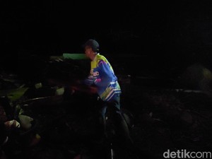 Nelangsa Deni Kehilangan Tempatnya Mengais Rezeki di Jalur Wisata Subang