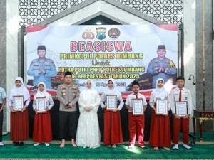 Polres Jombang Beri Beasiswa Pendidikan 30 Anak PNPP