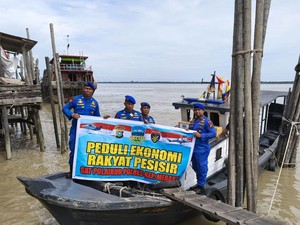 Jalur Polda Riau Hadirkan Klinik Terapung hingga Sembako Gratis di Meranti