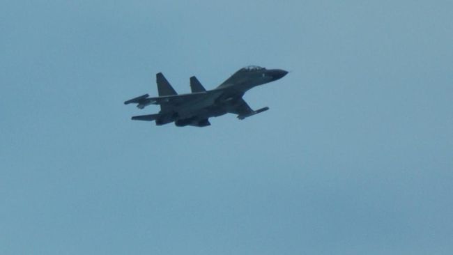 Penampakan Jet tempur China Nyaris Bentrok dengan pesawat Tetangga RI