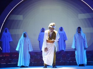 Lakon Teater Koma Mencari Semar: Di Antara Robot AI dan Manusia