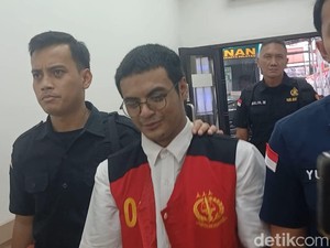 Keluarga Rutin Jenguk Vadel Badjideh di Lapas Cipinang