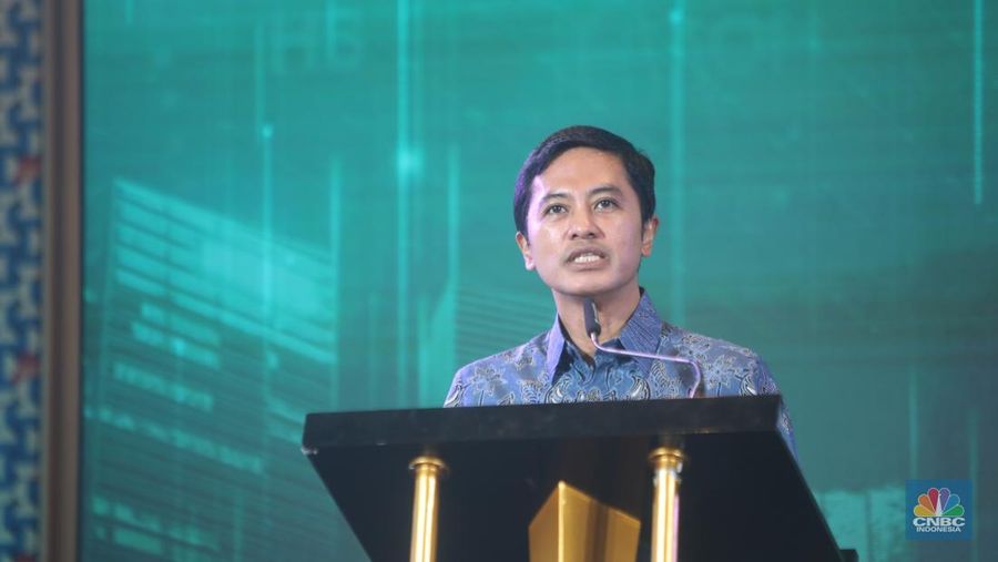 Wakil Menteri Kesehatan, Dante Saksono Harbuwono menyampaikan closing remarks dalam acara Health Summit di 25hours Hotel The Oddbird, Jakarta, Rabu (13/8/2025). (CNBC Indonesia/Faisal Rahman)