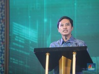Wakil Menteri Kesehatan, Dante Saksono Harbuwono menyampaikan closing remarks dalam acara Health Summit di 25hours Hotel The Oddbird, Jakarta, Rabu (13/8/2025). (CNBC Indonesia/Faisal Rahman)