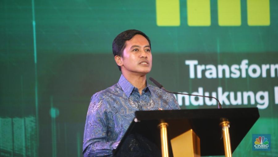 Wakil Menteri Kesehatan, Dante Saksono Harbuwono menyampaikan closing remarks dalam acara Health Summit di 25hours Hotel The Oddbird, Jakarta, Rabu (13/8/2025). (CNBC Indonesia/Faisal Rahman)