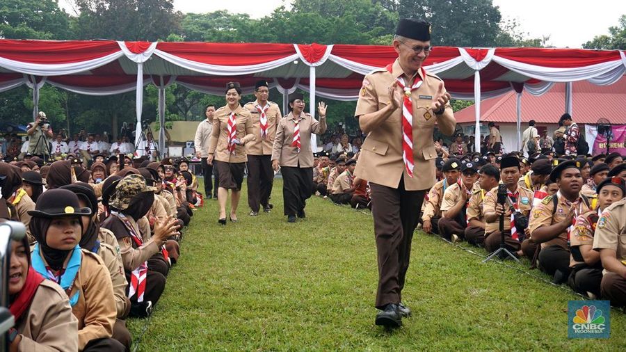Anggota Komite Stabilitas Sistem Keuangan (KSSK) terdiri dari Menteri Keuangan, Gubernur Bank Indonesia, Ketua Dewan Komisioner Otoritas Jasa Keuangan (OJK), dan Ketua Dewan Komisioner Lembaga Penjamin Simpanan (LPS), KSSK menggelar LIKE IT (Literasi Keuangan Indonesia Terdepan) di Bumi Perkemahan Cibubur, Jakarta, Kamis, (14/8/2025). Anggota Komite Stabilitas Sistem Keuangan (KSSK) terdiri dari Menteri Keuangan, Gubernur Bank Indonesia, Ketua Dewan Komisioner Otoritas Jasa Keuangan (OJK), dan Ketua Dewan Komisioner Lembaga Penjamin Simpanan (LPS), KSSK menggelar LIKE IT (Literasi Keuangan Indonesia Terdepan) di Bumi Perkemahan Cibubur, Jakarta, Kamis, (14/8/2025). (CNBC Indonesia/Muhammad Sabki)