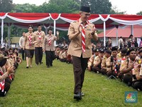 Pakai Baju Pramuka OJK Cs Literasi Keuangan ke Siswa Pramuka