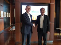 Genjot Energi Hijau, Bahlil Sambangi Perusahaan Panel Surya di China