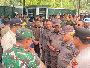 Kajati Harli Siregar Saksikan Diskotek di Markas GRIB Jaya Sumut Dirobohkan