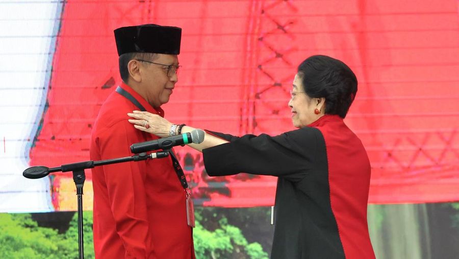 Ketua Umum PDI-P, Megawati Soekarnoputri kembali melantik Hasto Kristiyanto sebagai Sekjen PDI-P masa bakti 2025-2025, Kamis (14/8/2025). (Dok. PDI-P)