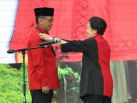 Sah! Megawati Lantik Hasto Kristiyanto Sebagai Sekjen DPP PDIP Lagi