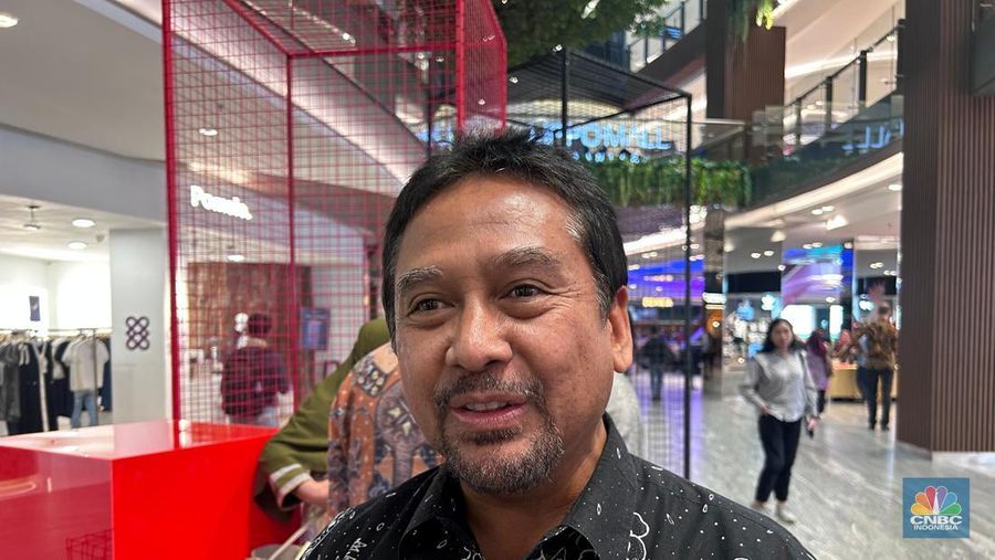 Ketua Umum Persatuan Hotel dan Restoran Indonesia (PHRI) Hariyadi Sukamdani saat ditemui usai acara pembukaan Indonesia Shopping Festival (ISF) di Lippo Mall Nusantara, Jakarta, Kamis (14/8/2025). (CNBC Indonesia/Martyasari Rizky)