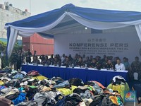 Bea Cukai Tindak Pakaian Bekas Ilegal Rp49 M di Januari-Agustus