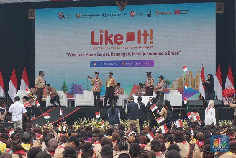 Anggota Komite Stabilitas Sistem Keuangan (KSSK) terdiri dari Menteri Keuangan, Gubernur Bank Indonesia, Ketua Dewan Komisioner Otoritas Jasa Keuangan (OJK), dan Ketua Dewan Komisioner Lembaga Penjamin Simpanan (LPS), KSSK menggelar LIKE IT (Literasi Keuangan Indonesia Terdepan) di Bumi Perkemahan Cibubur, Jakarta, Kamis, (14/8/2025). (CNBC Indonesia/Muhammad Sabki)