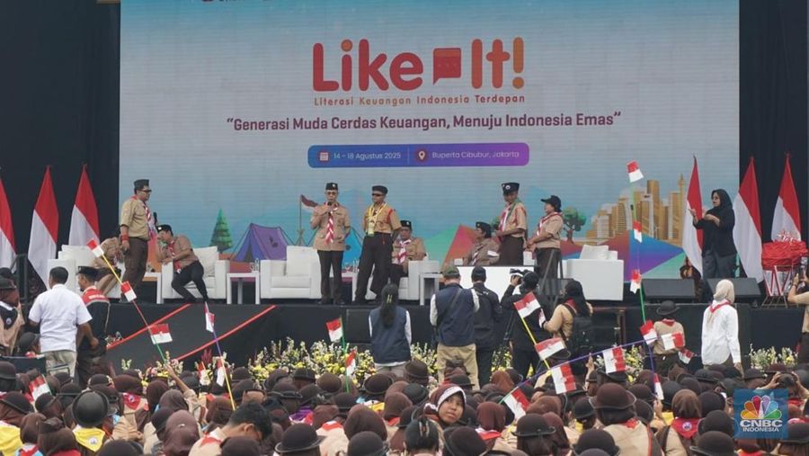 Anggota Komite Stabilitas Sistem Keuangan (KSSK) terdiri dari Menteri Keuangan, Gubernur Bank Indonesia, Ketua Dewan Komisioner Otoritas Jasa Keuangan (OJK), dan Ketua Dewan Komisioner Lembaga Penjamin Simpanan (LPS), KSSK menggelar LIKE IT (Literasi Keuangan Indonesia Terdepan) di Bumi Perkemahan Cibubur, Jakarta, Kamis, (14/8/2025). (CNBC Indonesia/Muhammad Sabki)