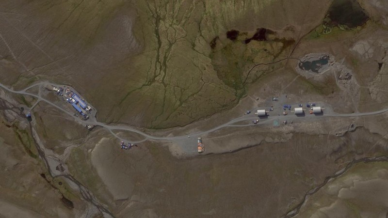 Pemandangan satelit menunjukkan peralatan di lokasi uji Pankovo di Pulau Yuzhny, di kepulauan Laut Barents Novaya Zemlya, Rusia, 7 Agustus 2025. (Planet Labs PBC/Handout via REUTERS)|