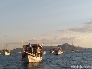 Ribuan Umat Katolik Ikuti Prosesi Laut Patung Bunda Maria di Labuan Bajo
