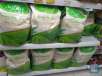 Beras SPHP Belum Terlihat-Stok Beras Bermerek Seret, Beli Dibatasi?