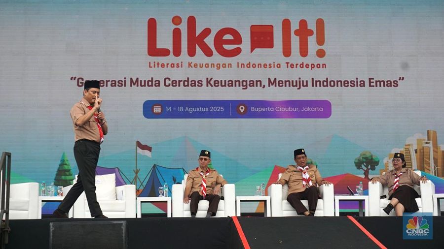Anggota Komite Stabilitas Sistem Keuangan (KSSK) terdiri dari Menteri Keuangan, Gubernur Bank Indonesia, Ketua Dewan Komisioner Otoritas Jasa Keuangan (OJK), dan Ketua Dewan Komisioner Lembaga Penjamin Simpanan (LPS), KSSK menggelar LIKE IT (Literasi Keuangan Indonesia Terdepan) di Bumi Perkemahan Cibubur, Jakarta, Kamis, (14/8/2025). (CNBC Indonesia/Muhammad Sabki)