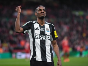 Soal Isak ke Liverpool, Curtis Jones Tebar Kode