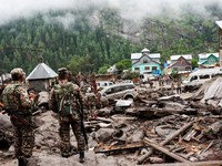 Potret Hujan Dahsyat Porak-porandakan Kashmir, 60 Tewas Ditelan Banjir