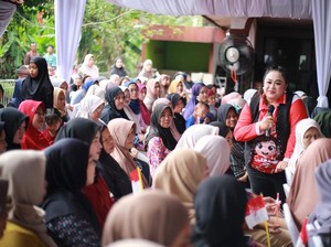 Dharma Wanita Persatuan Kemenimipas Baksos di Sukaraja Jelang HUT ke-80 RI