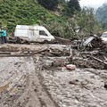 Hujan Dahsyat Mendadak, Puluhan Tewas Tersapu Banjir-Ratusan Hilang