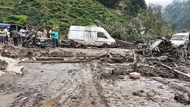 Hujan Dahsyat Mendadak, Puluhan Tewas Tersapu Banjir-Ratusan Hilang