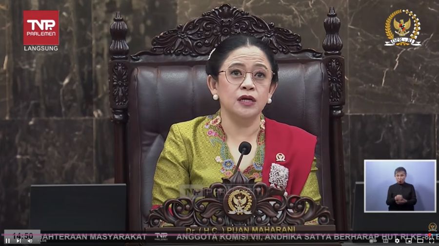 Ketua DPR RI, Puan Maharani saat dalam Rapat Paripurna RUU APBN Tahun Anggaran 2026 dan Nota Keuangan di Gedung MPR/DPR RI, Jakarta, Jumat (15/8/2025). (Tangkapan Layar Youtube/DPR RI)