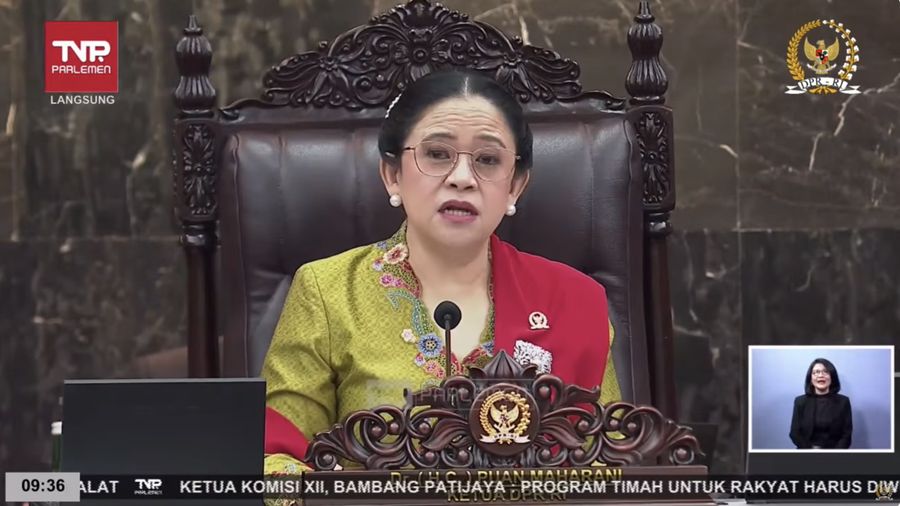 Ketua DPR RI, Puan Maharani (tengah) saat dalam Sidang Tahunan 2025 di Gedung MPR/DPR RI, Jakarta, Jumat (15/8/2025). (Tangkapan Layar Youtube/DPR RI)