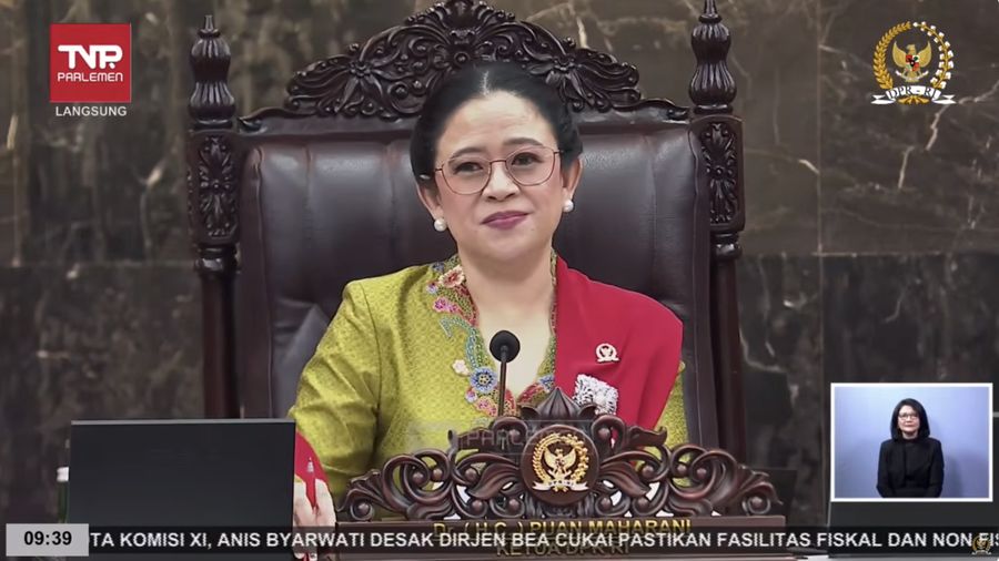 Ketua DPR RI, Puan Maharani (tengah) saat dalam Sidang Tahunan 2025 di Gedung MPR/DPR RI, Jakarta, Jumat (15/8/2025). (Tangkapan Layar Youtube/DPR RI)