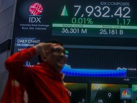 Sempat Tembus 8.000, IHSG Ditutup Merah Jelang HUT RI ke-80
