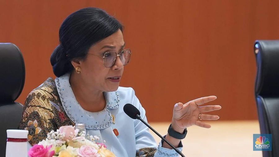 Menteri Keuangan Sri Mulyani dalam konferensi pers RAPBN & Nota Keuangan Tahun Anggaran 2026 di Aula Chakti Budhi Bhakti (CBB),  Kantor Pusat Direktorat Jenderal Pajak, Jakarta, Jumat, (15/8/2025). CNBC Indonesia/Muhammad Sabki)