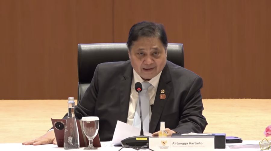 Menteri Koordinator Bidang Perekonomian, Airlangga Hartarto dalam konferensi pers RAPBN & Nota Keuangan Tahun Anggaran 2026 di Aula Chakti Budhi Bhakti (CBB),  Kantor Pusat Direktorat Jenderal Pajak, Jakarta, Jumat, (15/8/2025). (Tangkapan layar youtube Kemenkeu)