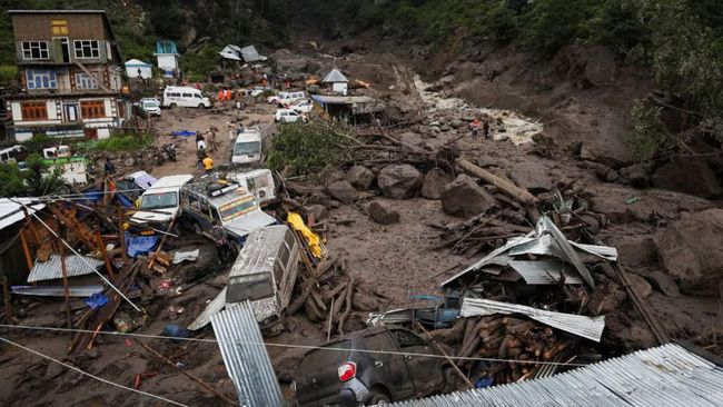 Hujan Deras Semalaman Picu Banjir Bandang, 400 Tewas-Ratusan Hilang