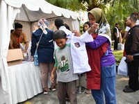 Bagikan Seragam Sekolah, Pertamina Tebar Energi di Bulan Kemerdekaan