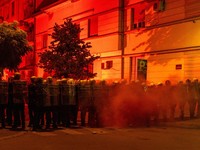 Makin Chaos! Demo Anti-pemerintah Memanas, Partai Presiden Dirusak