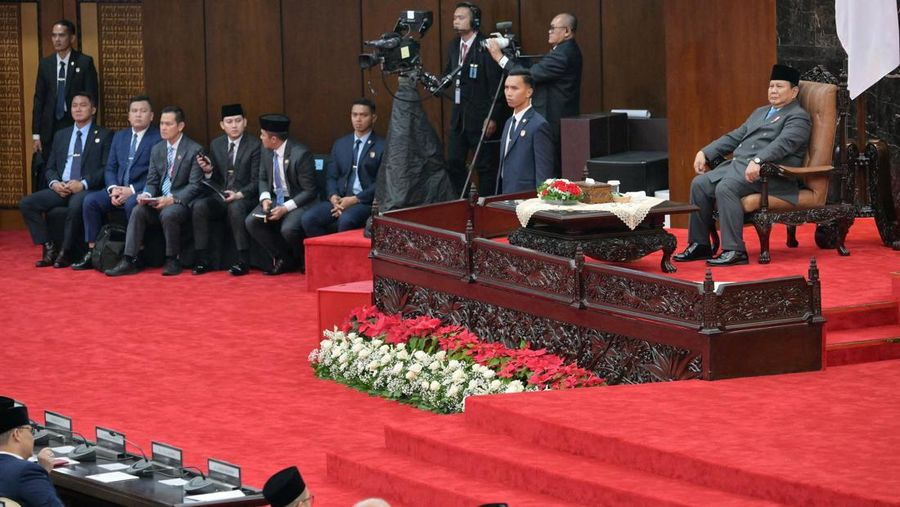 Presiden Indonesia Prabowo Subianto bersiap menyampaikan Pidato Kenegaraan tahunannya, menjelang Hari Kemerdekaan negara ini, di Jakarta, Indonesia, 15 Agustus 2025. (BAY ISMOYO/Pool via REUTERS)