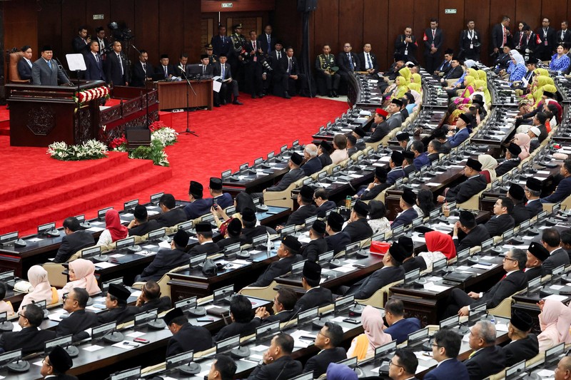 Presiden Indonesia Prabowo Subianto menyampaikan Pidato Kenegaraan tahunannya, menjelang Hari Kemerdekaan negara ini, di Jakarta, Indonesia, 15 Agustus 2025. (REUTERS/Ajeng Dinar Ulfiana/Pool)
