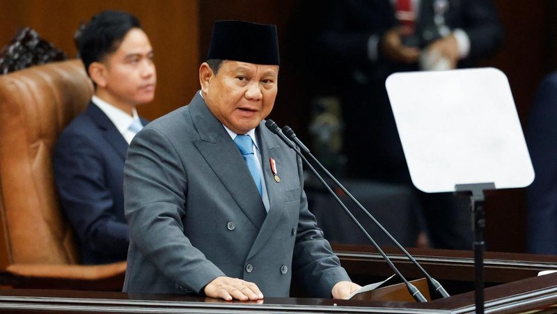Presiden Indonesia Prabowo Subianto menyampaikan Pidato Kenegaraan tahunannya, menjelang Hari Kemerdekaan negara ini, di Jakarta, Indonesia, 15 Agustus 2025. (REUTERS/Ajeng Dinar Ulfiana/Pool)