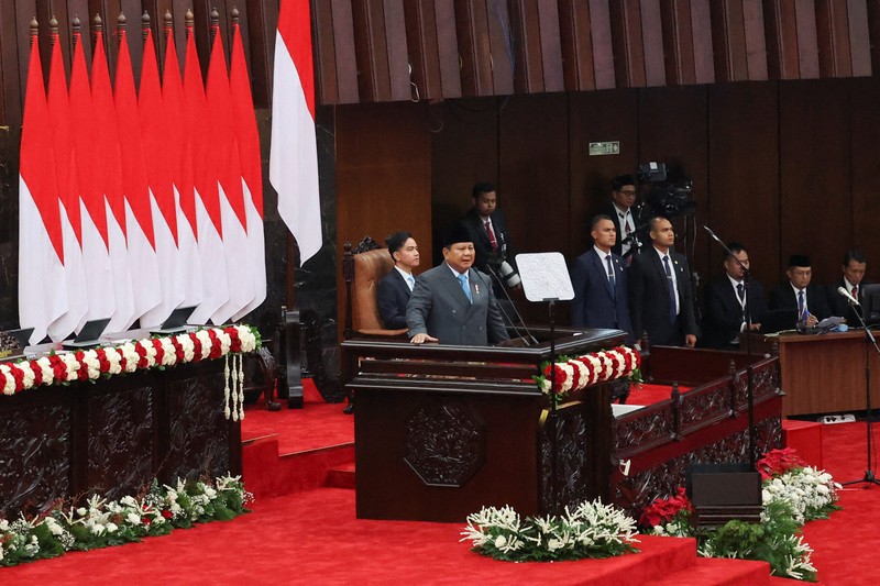 Presiden Indonesia Prabowo Subianto menyampaikan Pidato Kenegaraan tahunannya, menjelang Hari Kemerdekaan negara ini, di Jakarta, Indonesia, 15 Agustus 2025. (REUTERS/Ajeng Dinar Ulfiana/Pool)