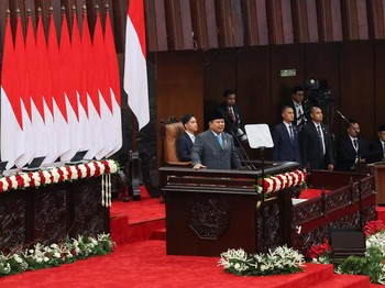 Presiden Indonesia Prabowo Subianto menyampaikan Pidato Kenegaraan tahunannya, menjelang Hari Kemerdekaan negara ini, di Jakarta, Indonesia, 15 Agustus 2025. (REUTERS/Ajeng Dinar Ulfiana/Pool)