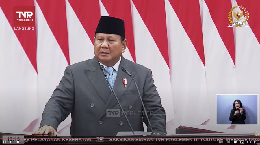 Presiden Prabowo Subianto menyampaikan paparan dalam Rapat Paripurna RUU APBN Tahun Anggaran 2026 dan Nota Keuangan di Gedung MPR/DPR RI, Jakarta, Jumat (15/8/2025). (Tangkapan Layar Youtube/DPR RI)