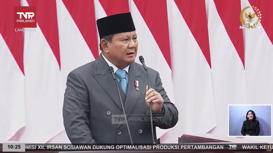 Presiden Prabowo Subianto menyampaikan pidato dalam Sidang Tahunan 2025 di Gedung MPR/DPR RI, Jakarta, Jumat (15/8/2025). (Tangkapan Layar Youtube/DPR RI)