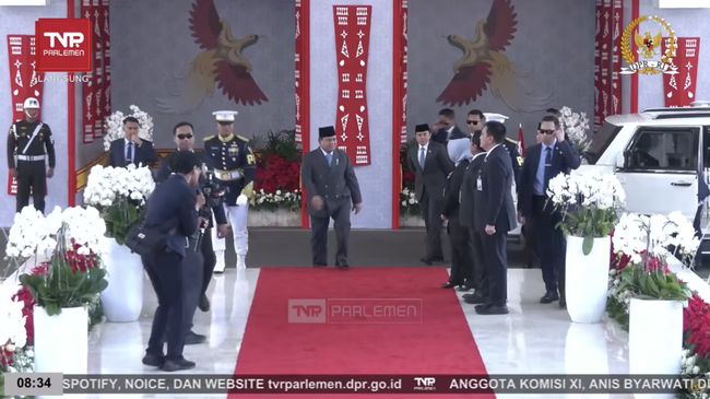 Prabowo Tiba di Gedung MPR Jelang Pidato Kenegaraan Perdana